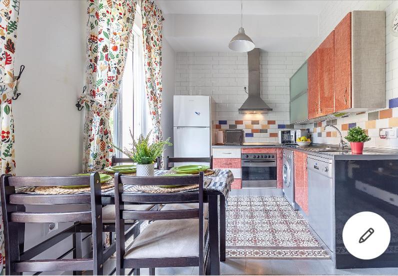 Violeta Apartment With Cozy Balcony Sevilla Exterior photo