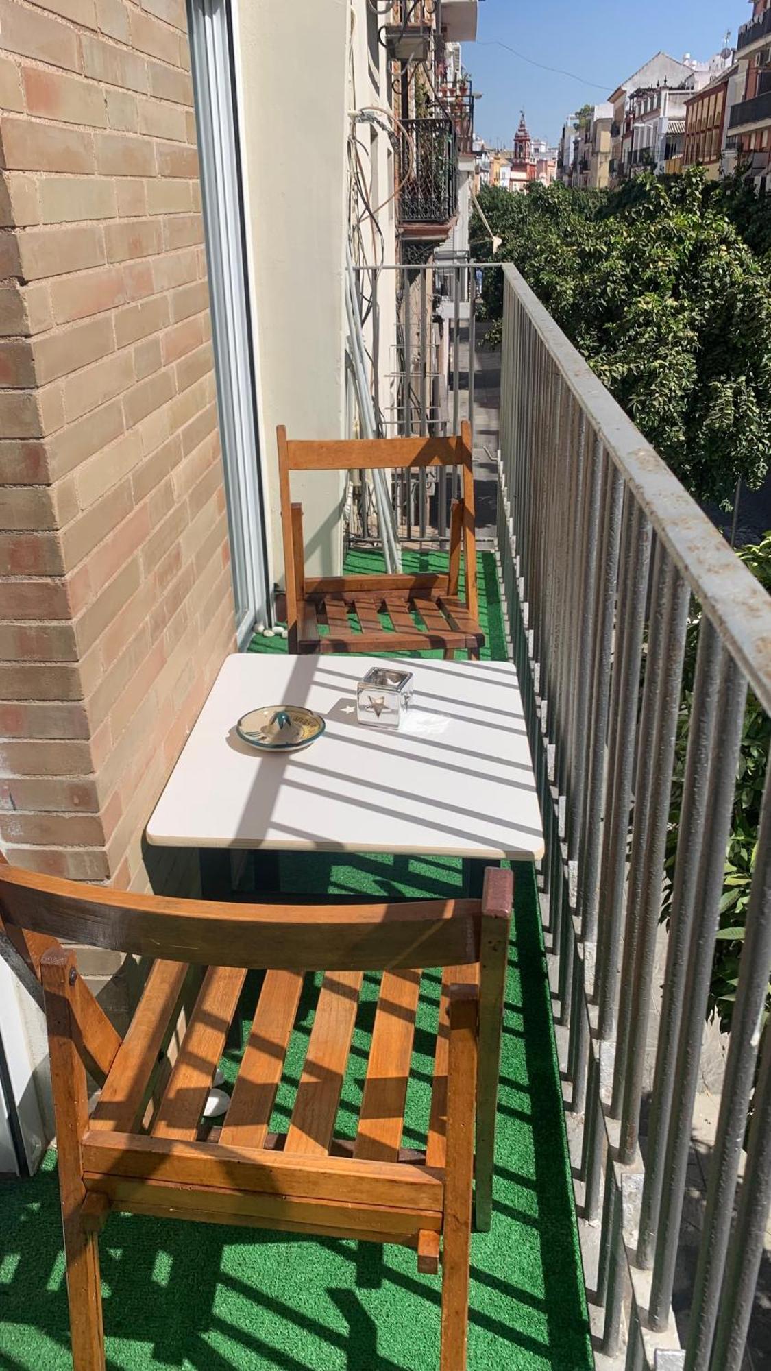 Violeta Apartment With Cozy Balcony Sevilla Exterior photo